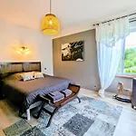 Eugene Et Gabrielle, La De 3*